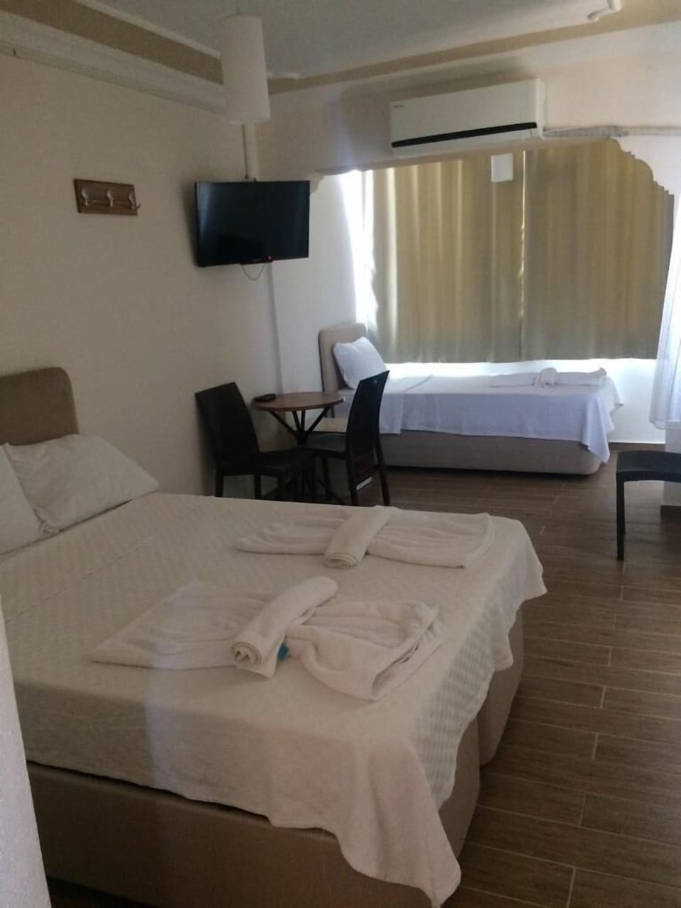 Triple Room | Free WiFi, bed sheets