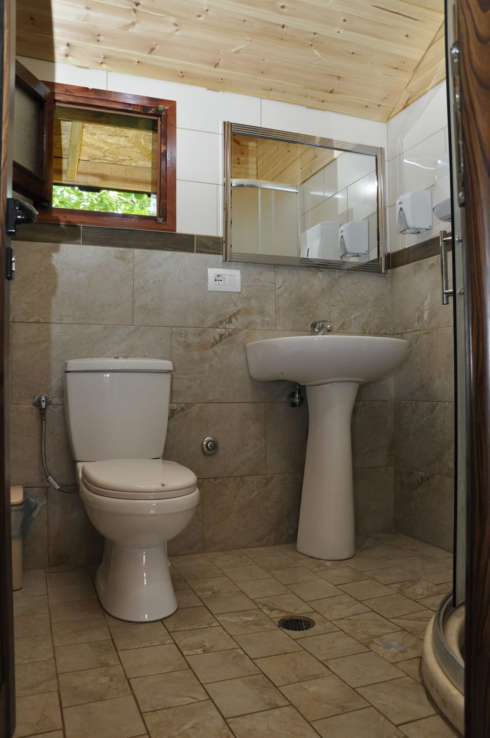 Panoramic Bungalow, 1 Bedroom, Patio, Valley View | Bathroom amenities | Shower, hair dryer, slippers, towels