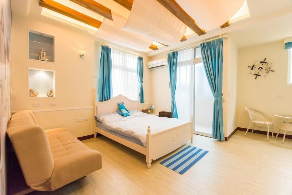 Deluxe Double Room | Individually decorated, individually furnished, desk, free WiFi