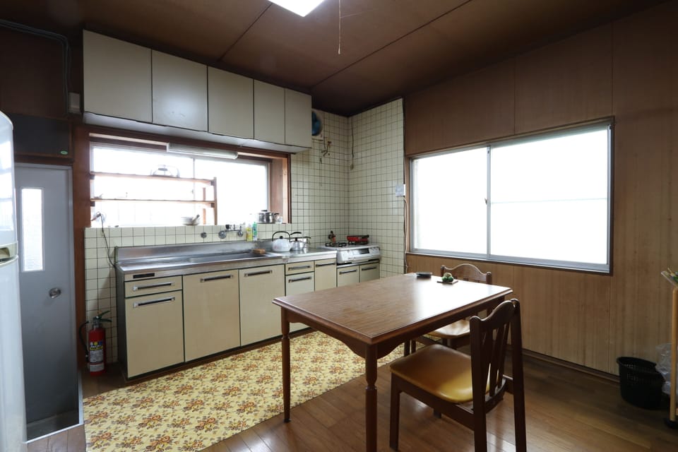 Family Room, Non Smoking | Private kitchen | Coffee/tea maker, fridge, microwave, stovetop