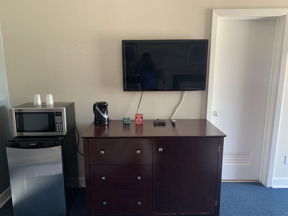 Economy Double Room, 2 Queen Beds | Desk, laptop workspace, blackout drapes, soundproofing