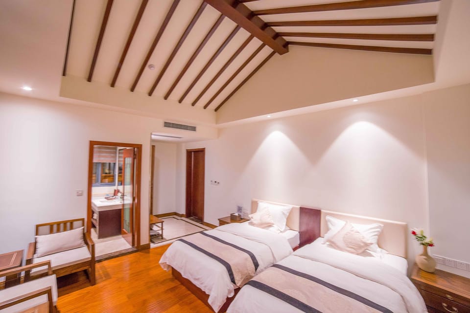 Deluxe Twin Room | Desk, blackout drapes, WiFi (free)