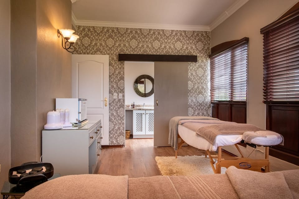 Couples treatment rooms, body treatments, aromatherapy