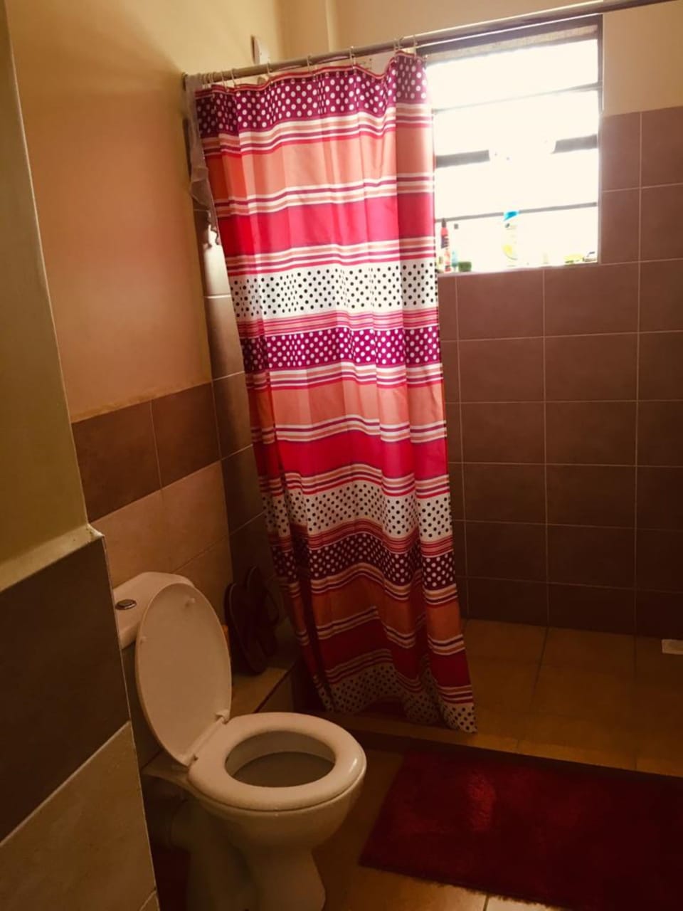 Apartment, 3 Bedrooms | Bathroom | Shower, slippers, towels, soap