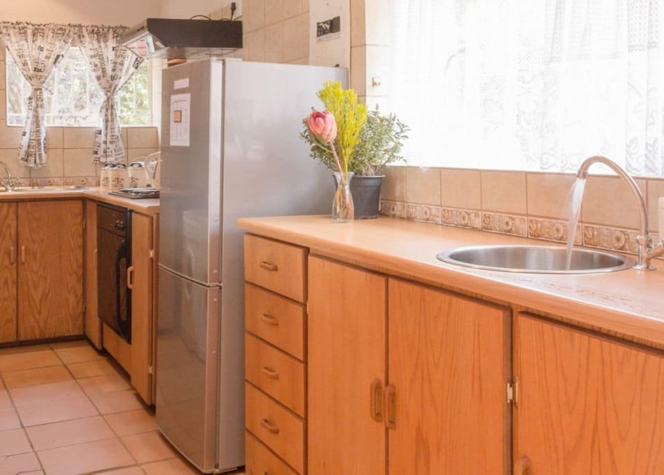 House | Private kitchen | Fridge, microwave, oven, stovetop