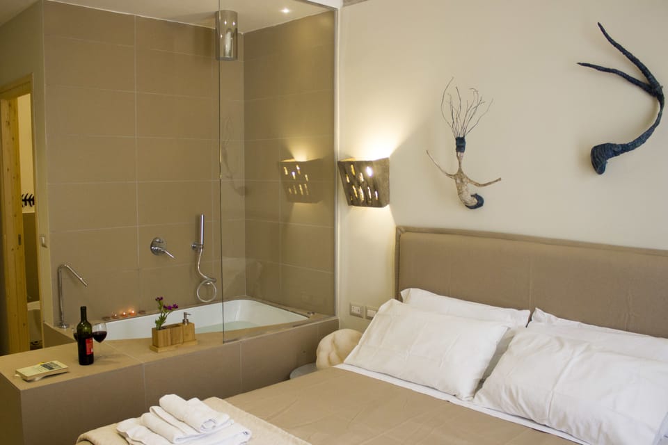 Luxury Triple Room | Memory foam beds, blackout drapes, soundproofing, WiFi (free)