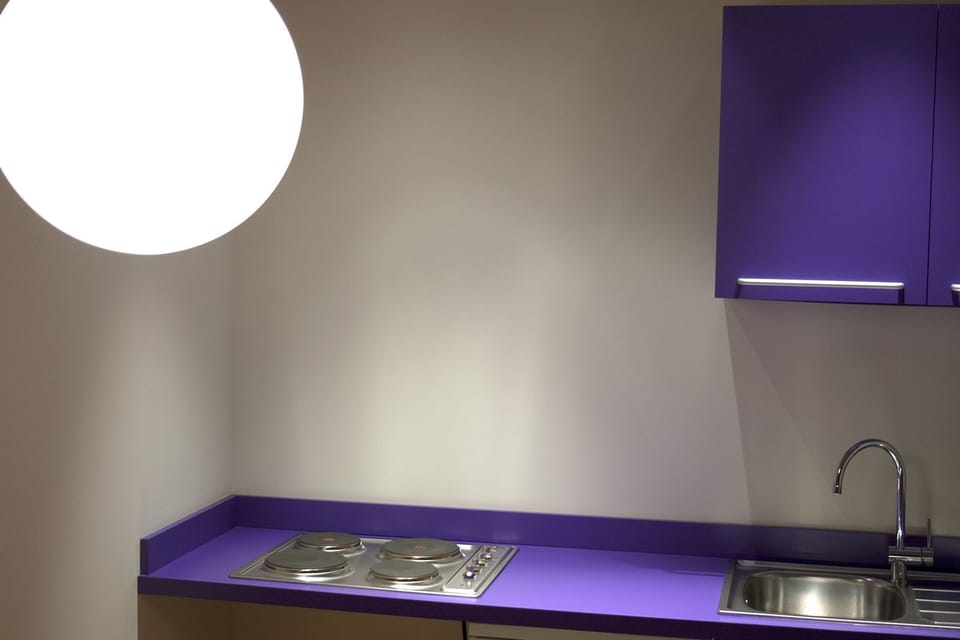 Comfort Studio Suite | Private kitchen | Shared fridge, microwave