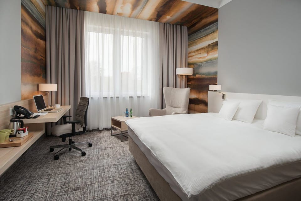 Standard Double Room | In-room safe, desk, blackout drapes, soundproofing