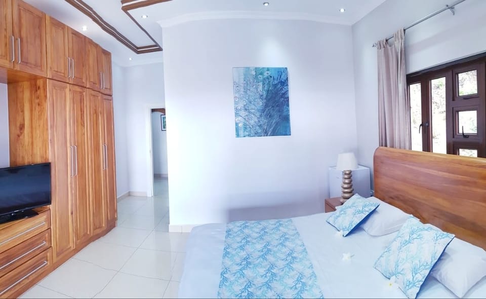Deluxe Double Room, Sea View | Egyptian cotton sheets, premium bedding, minibar, in-room safe