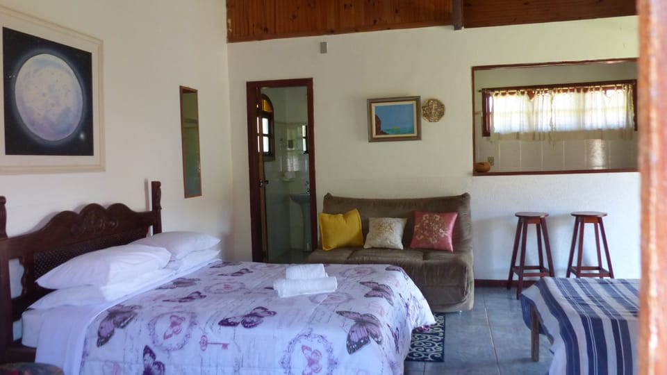 Traditional Double or Twin Room | Minibar, blackout drapes, bed sheets
