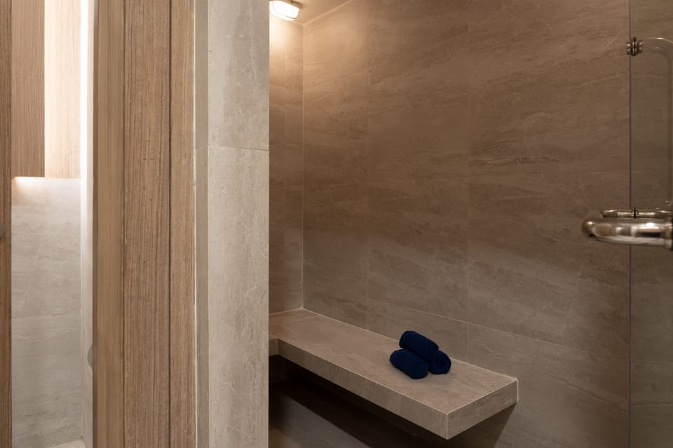 Steam room 