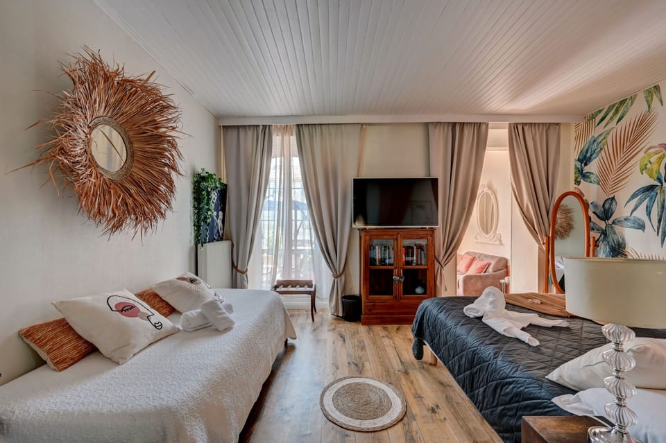 Junior Suite, Terrace | Premium bedding, Select Comfort beds, in-room safe, desk