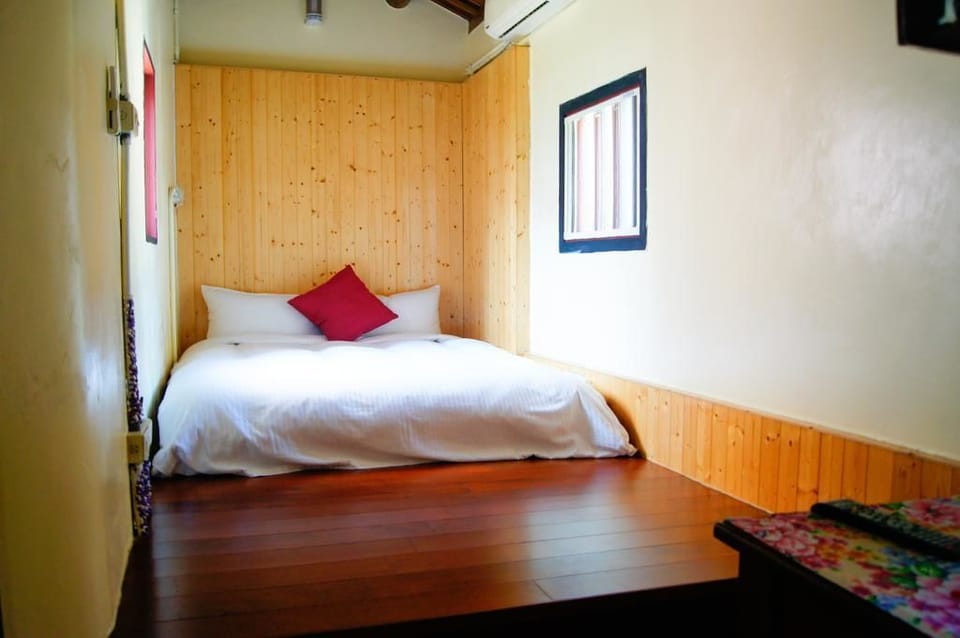 Standard Quadruple Room | Blackout drapes, free WiFi, bed sheets
