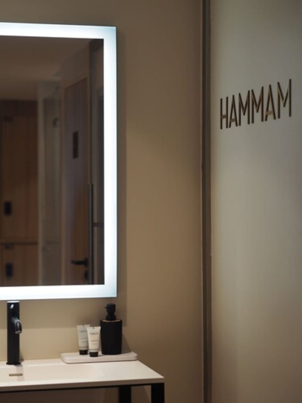 Couples treatment rooms, body treatments, body scrubs, facials