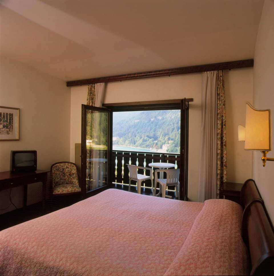 Double or Twin Room, Balcony, City View (Gioia) | View from room