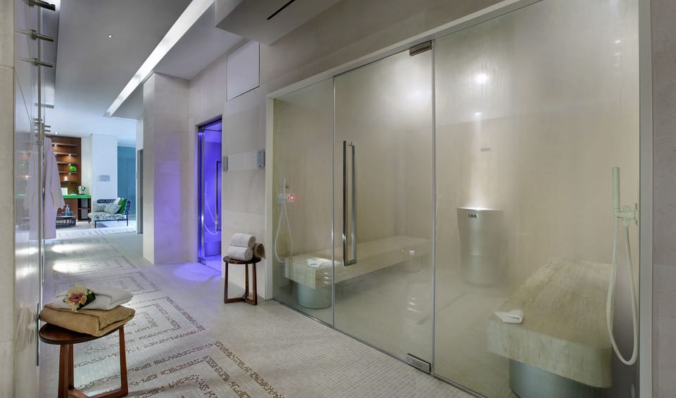 Couples treatment rooms, sauna, hot tub, steam room, Turkish bath