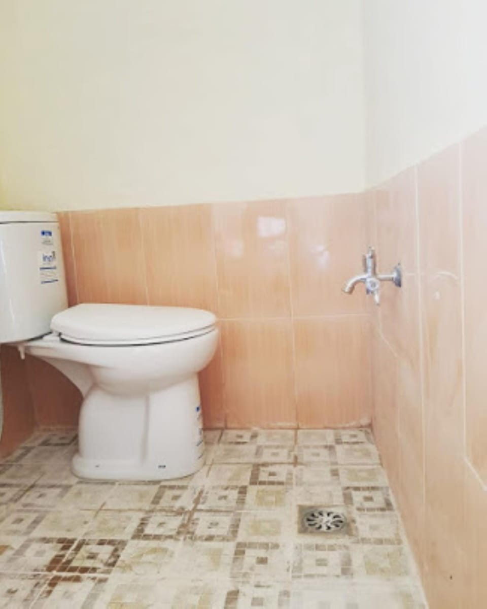 Standard Room | Bathroom | Shower, rainfall showerhead, towels