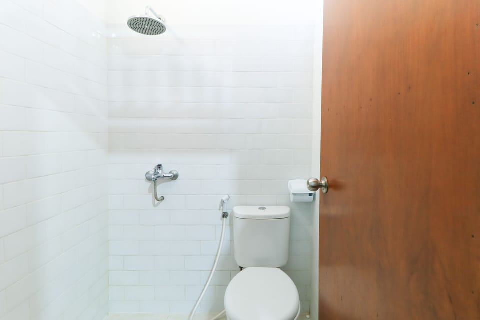 Standard Room | Bathroom | Shower, towels
