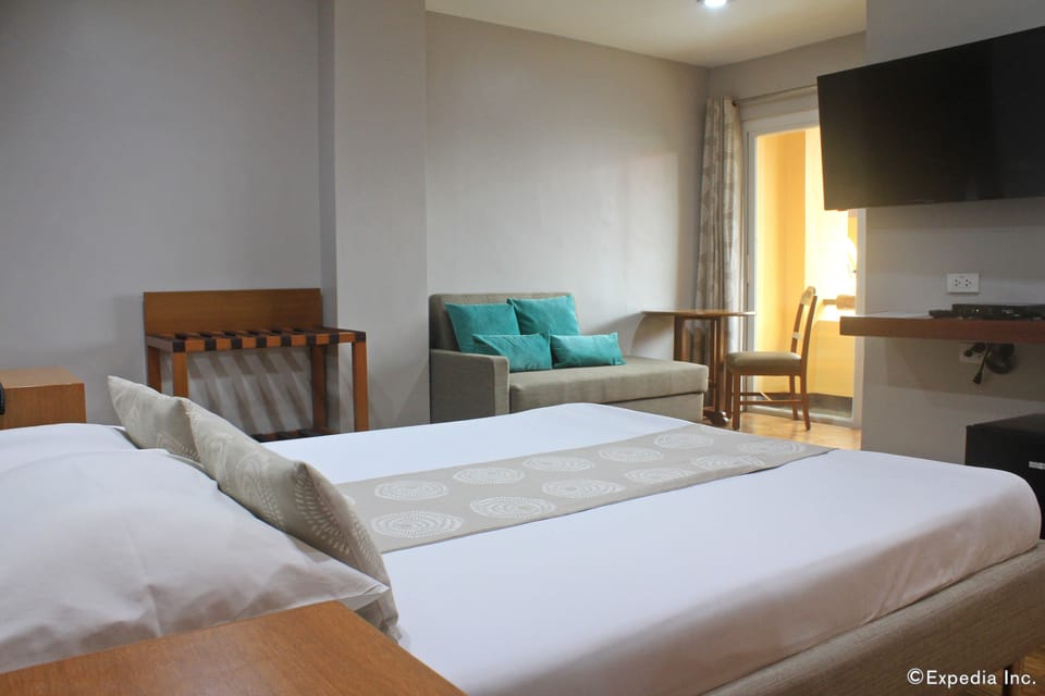 WiFi (free), bed sheets