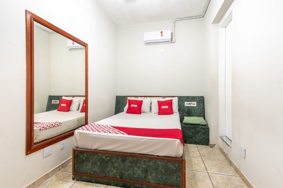 Double Room | Desk, free WiFi, bed sheets