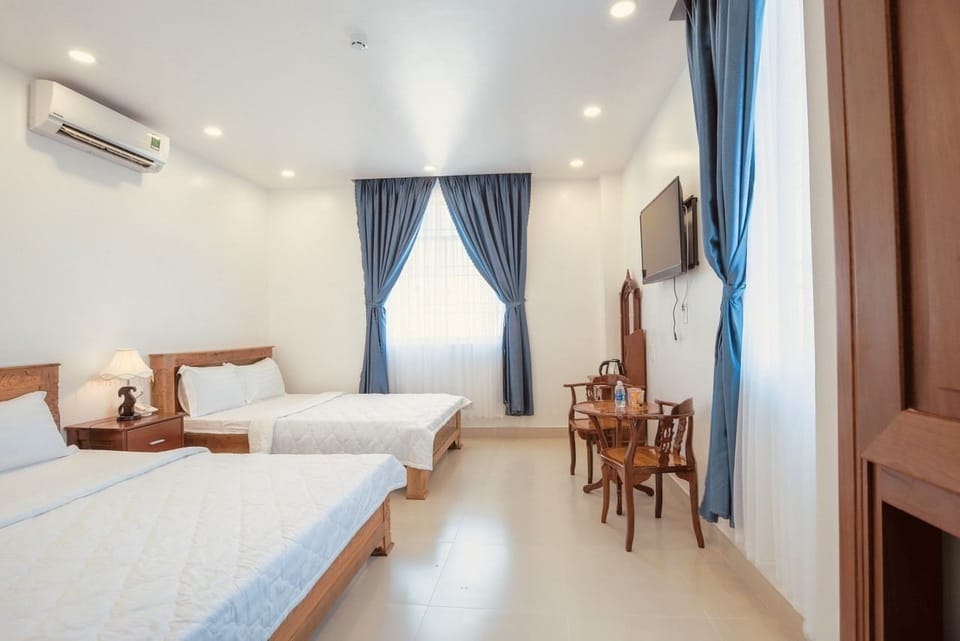 Minibar, desk, soundproofing, free WiFi