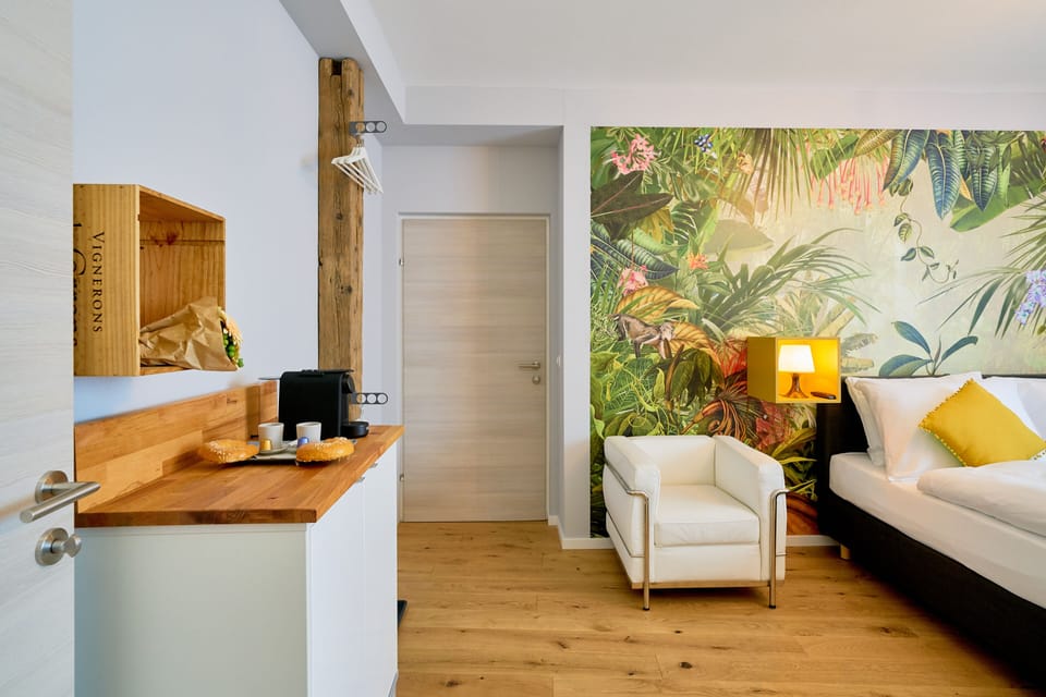 Superior Studio Suite (Olive) | Free minibar, individually decorated, individually furnished