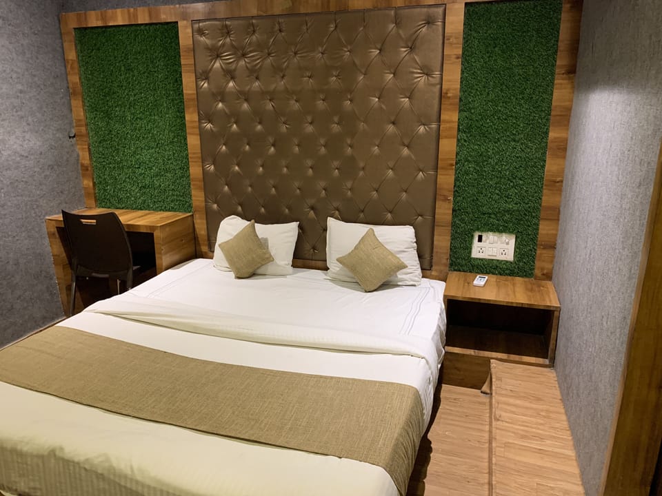 Classic Double Room | Desk, laptop workspace, soundproofing, free WiFi