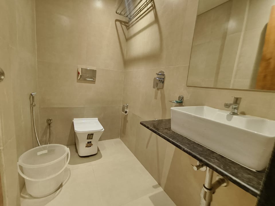 Shower, free toiletries, towels, soap