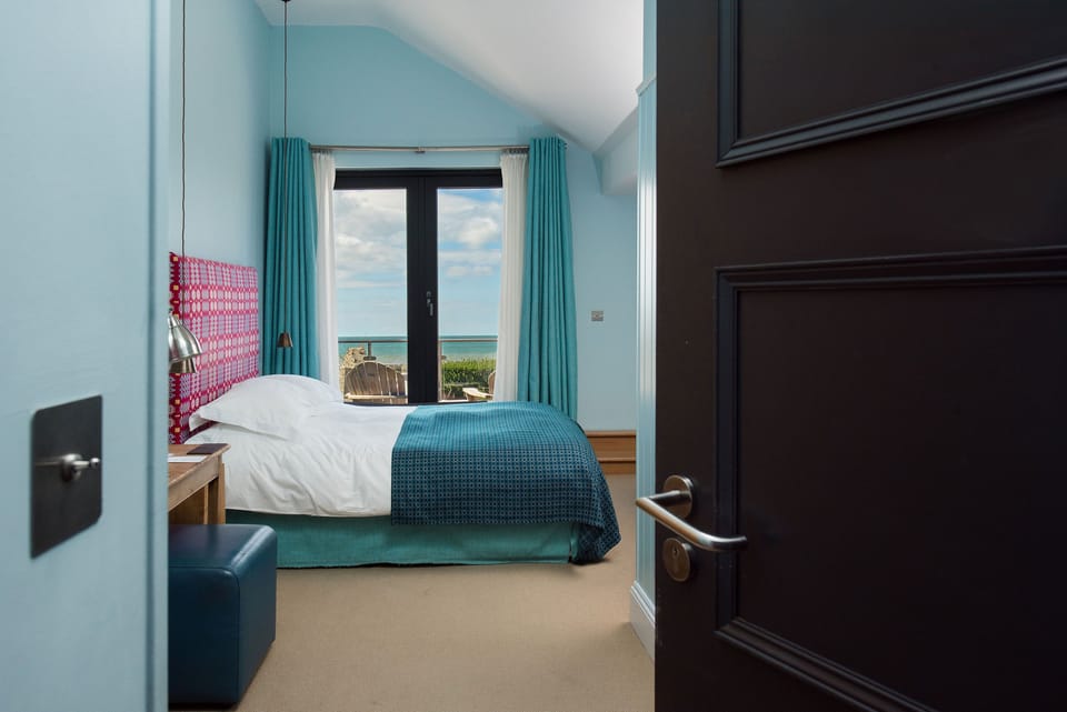 JOHN & HENRY | Individually decorated, iron/ironing board, free WiFi, bed sheets