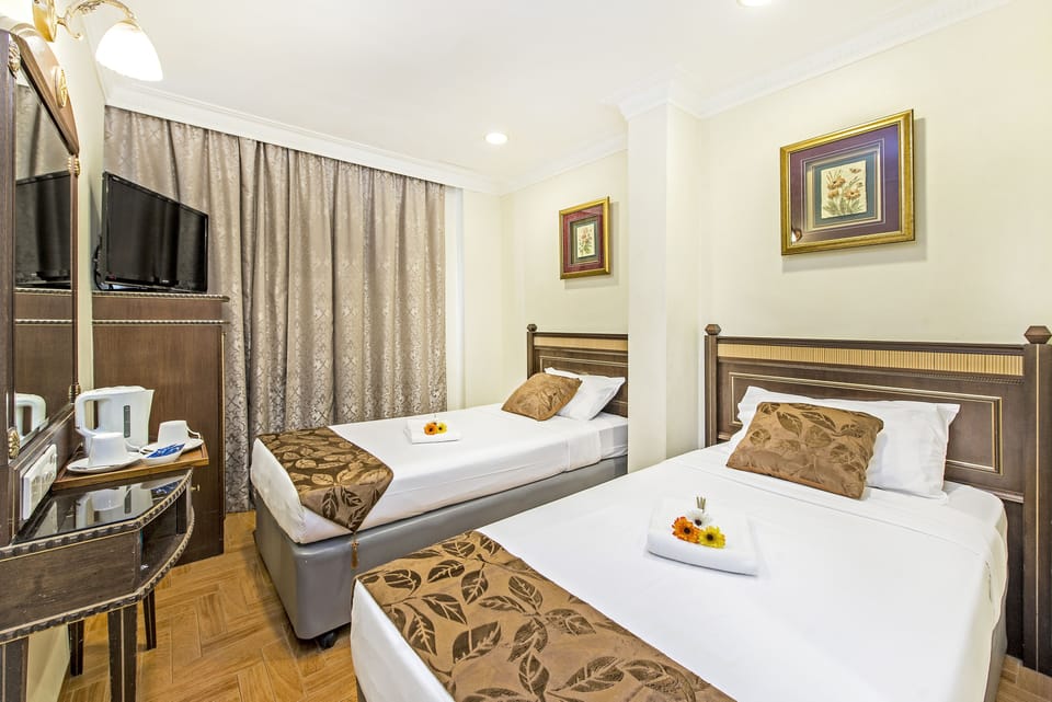 Superior Twin Room, 2 Twin Beds | Desk, WiFi (free), bed sheets