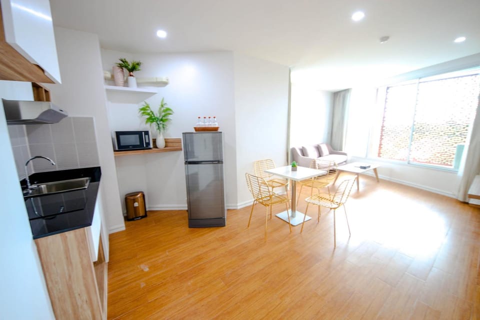 Fridge, electric kettle