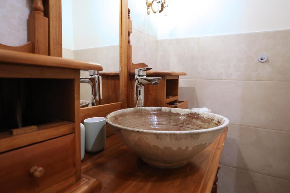 Shower, rainfall showerhead, bathrobes, bidet