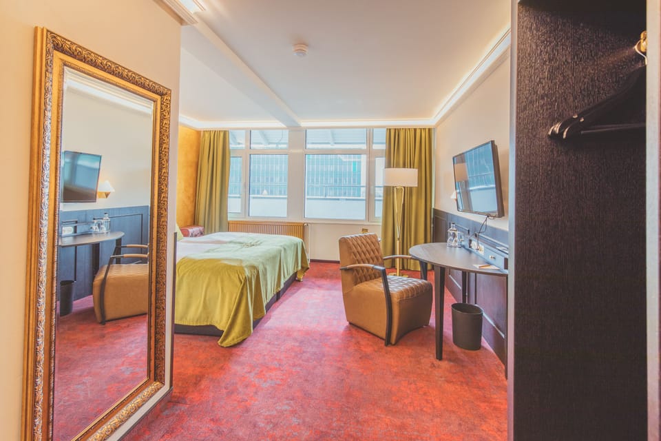 Double Room | Hypo-allergenic bedding, in-room safe, individually decorated