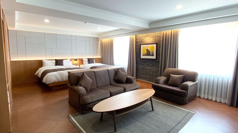 Premium bedding, free minibar items, in-room safe, desk