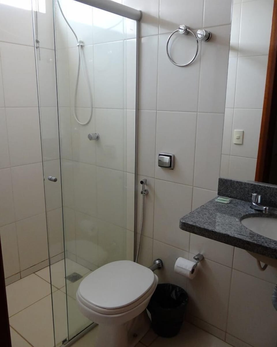 Shower, free toiletries, hair dryer, towels
