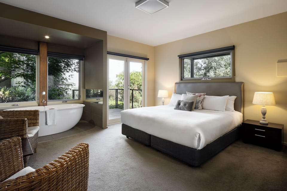 Garden Deluxe Room | Pillowtop beds, minibar, individually decorated, desk
