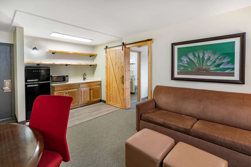 Individually furnished, desk, laptop workspace, blackout drapes