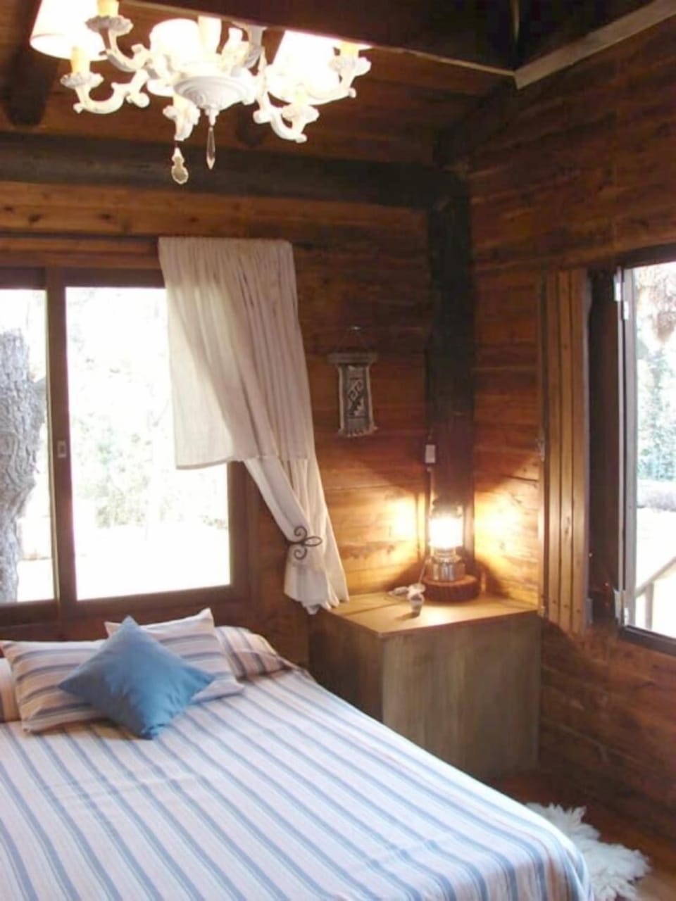 2 bedrooms, individually decorated, individually furnished, free WiFi