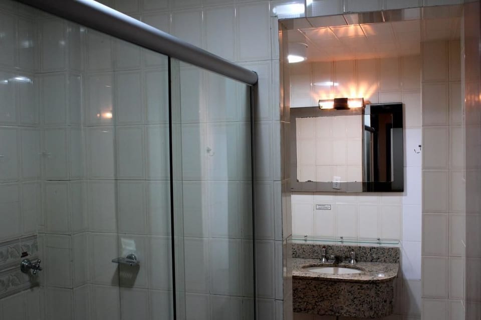 Shower, towels