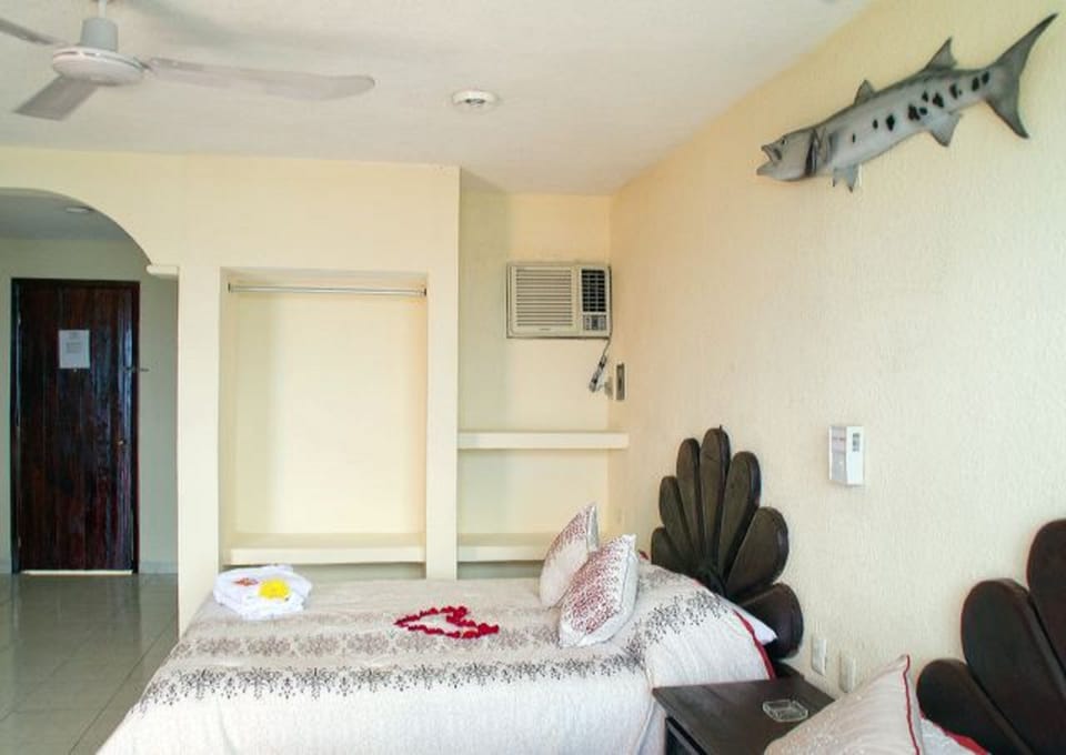 Pillowtop beds, minibar, in-room safe, desk