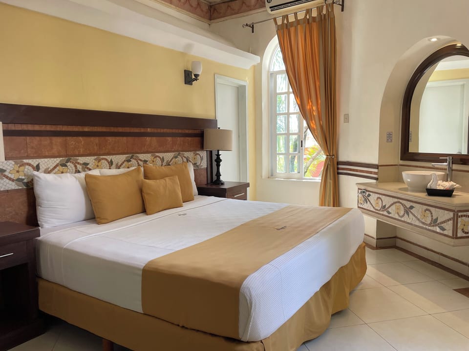 Family Suite | Premium bedding, down comforters, pillowtop beds, in-room safe