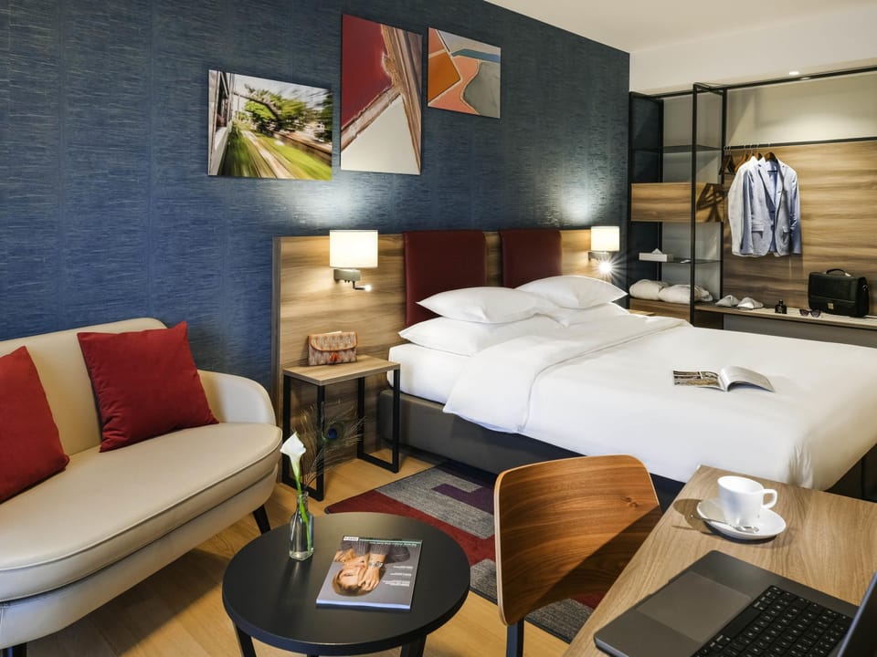 Superior Room, 1 Double Bed | In-room safe, desk, laptop workspace, blackout drapes