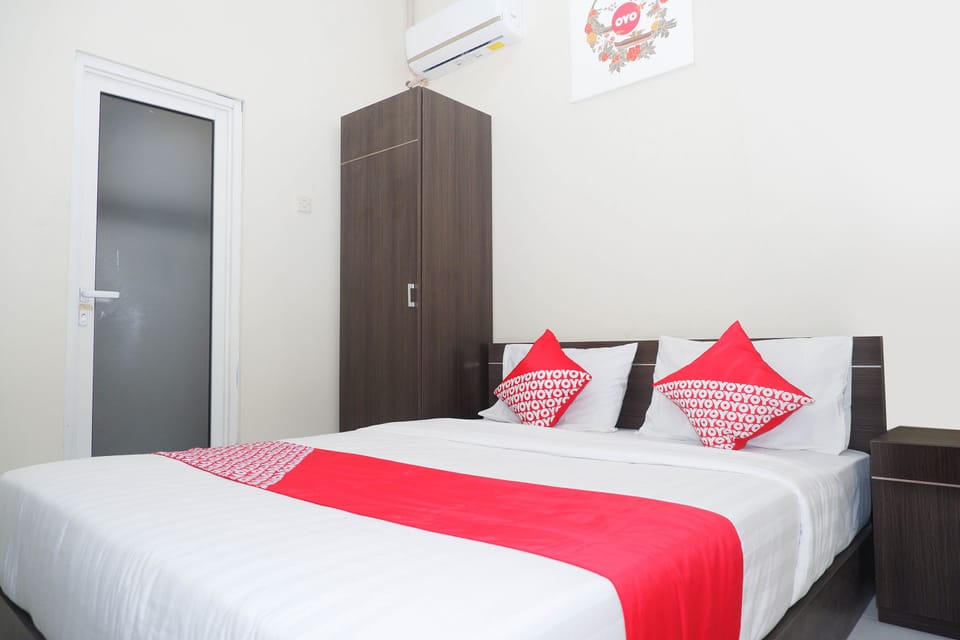 Standard Double Room | Desk, free WiFi, bed sheets