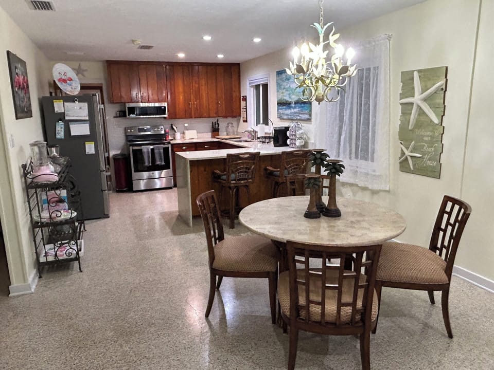 Dining Table and breakfast bar for easy dining
