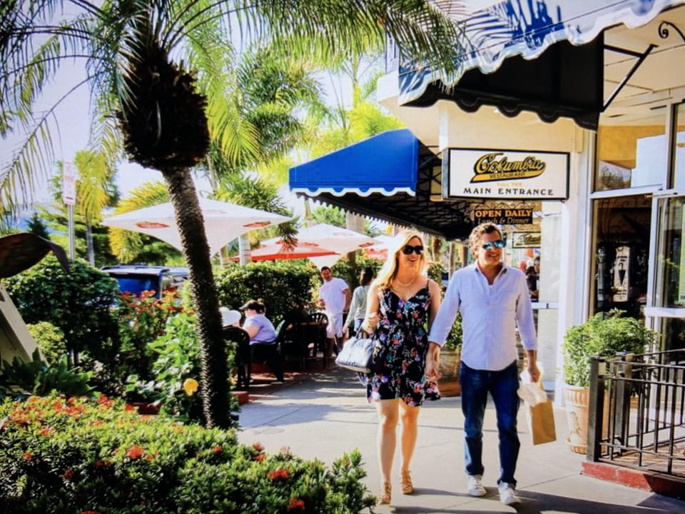 Stroll the Circle & enjoy long time favorites: family-owned Columbia restaurant