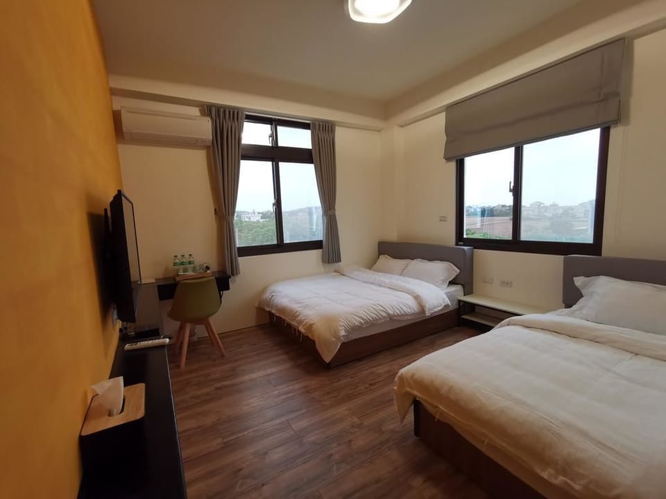 Deluxe Double Room | Desk, blackout drapes, free WiFi, bed sheets