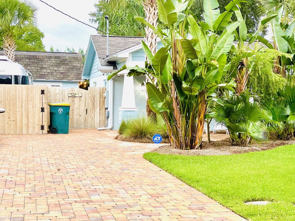Right side for Bungalow guests-2 cars.
Left side for Cottage guests-2 cars.