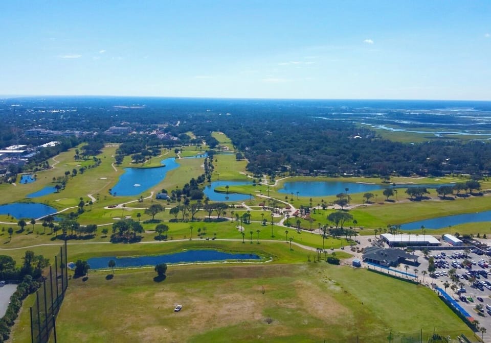 A public golf course is located just 6 miles away in Jacksonville Beach.