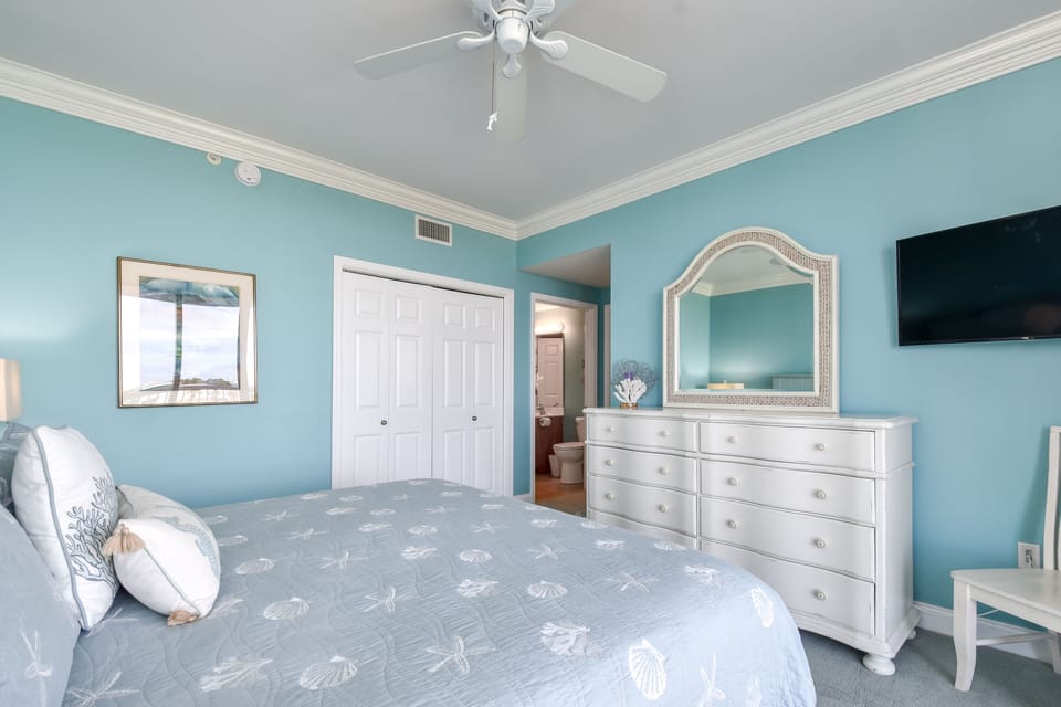 Silver Beach Towers West 501- Guest Bedroom 2