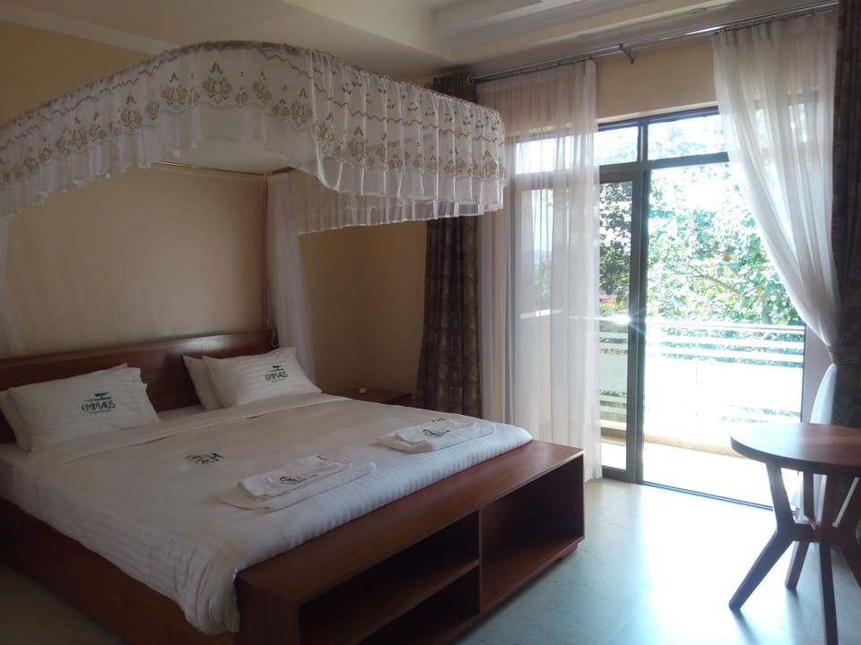 Superior Double Room | Desk, soundproofing, free cribs/infant beds, free WiFi